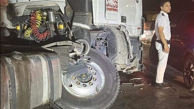 شلل مروري يضرب الدائري أعلى ميدان الرماية بسبب عطل بمقطورة (صور)