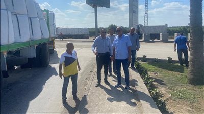 رئيس جهاز دمياط الجديدة يتابع أعمال التطوير والتوسعات بطريق الميناء