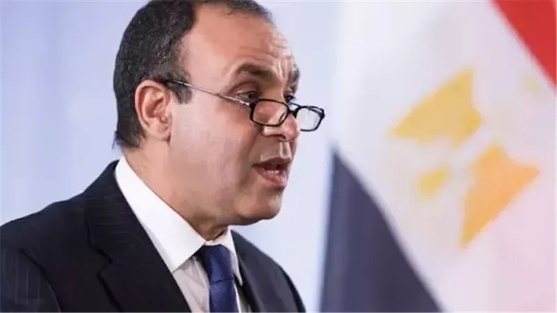 الدكتور بدر عبد العاطى