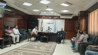 رئيس مدينة إسنا بالأقصر يناقش نسب تنفيذ مشروعات حياة كريمة 