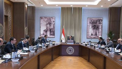 اجتماع عاجل لرئيس الوزراء لمتابعة موقف توفير الأدوية والمستلزمات الطبية 