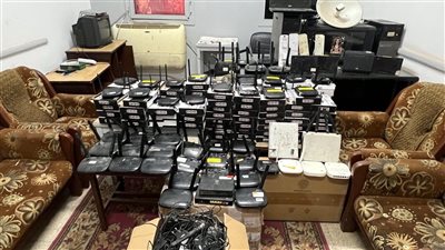 جهاز تنظيم الاتصالات ينفذ سلسلة ضبطيات قضائية بعددٍ من المحافظات