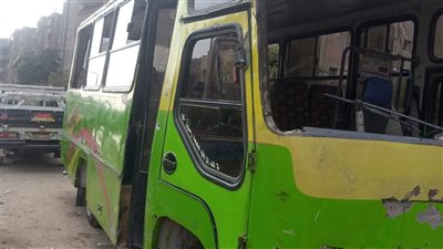 سحب أتوبيس ترعة الشرقاوية بالقليوبية إلى حضانة المرور والتحفظ على السائق (صور)