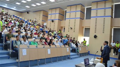 رئيس جامعة الجلالة: توفير وسيلة نقل آمنة بشكل عاجل للطلاب (فيديو)