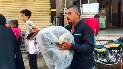 تنفيذ قرارات غلق المحلات العاملة بدون ترخيص بديرب نجم بالشرقية 