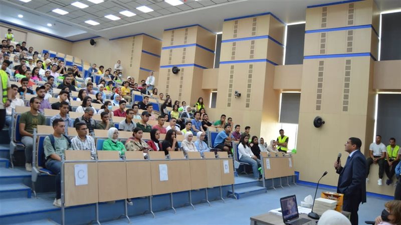 طلاب جامعة الجلالة،