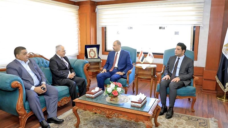 محافظ سوهاج يستقبل