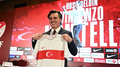 مدرب منتخب تركيا يدخل ضمن قائمة المرشحين لقيادة مانشستر يونايتد