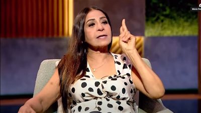 عفاف مصطفى تبكي على الهواء بسبب نجمين بالوسط الفني (فيديو)