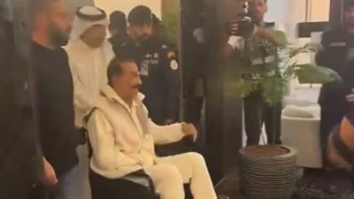 عبد الله الرويشد يصل الكويت بعد رحلة علاج طويلة في ألمانيا (فيديو) 
