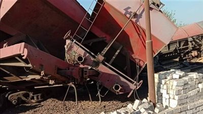 دون خسائر بشرية، انفصال عربتين من قطار بضائع في المنيا