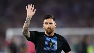  رونالدو 3 أضعافه، 4 نجوم يتقاضون راتبًا سنويًا أعلى من ميسي.. منهم ثلاثي في الدوري السعودي