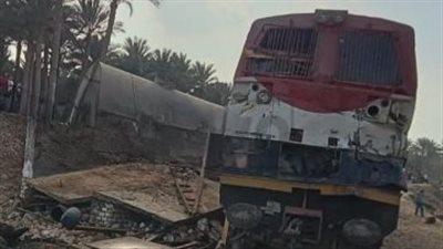 اصطدم بلودر، النقل تكشف تفاصيل حادث قطار البدرشين 