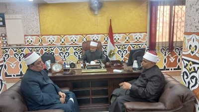 مدير أوقاف الإسماعيلية يعقد اجتماعا موسعا لمديري الإدارات (صور) 