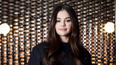 هجوم على سيلينا جوميز بعد إعطائها 20 دولارا لمشرد (فيديو)