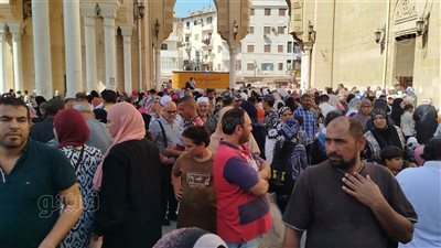 زحام كبير على ضريح السيد البدوي خلال حفل المولد (فيديو)