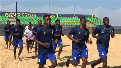 المنتخبات المشاركة بكأس الأمم للكرة الشاطئية تخوض تدريباتها على الملعب الرئيسي