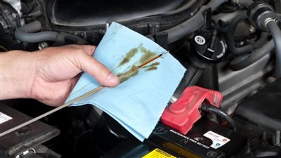 بعد زيادة أسعار الوقود، طرق الحفاظ على زيت السيارات من الاحتراق وإطالة عمره دون تغيير