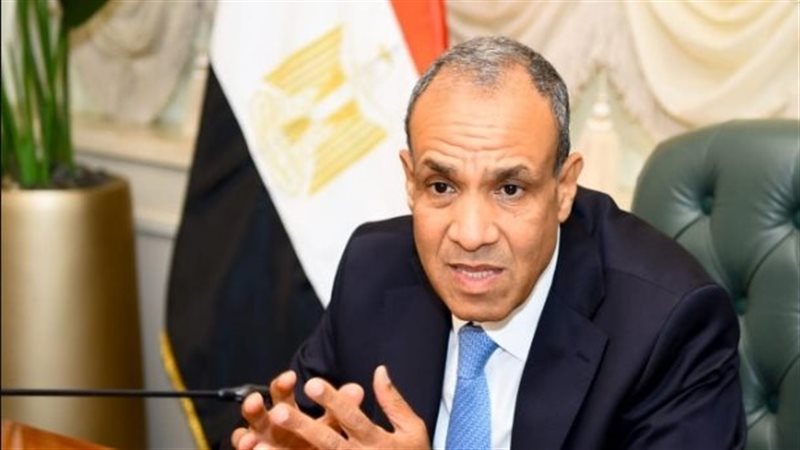 الدكتور بدر عبد العاطى