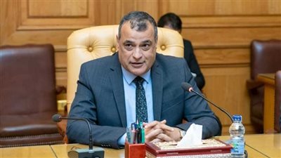 وزير الإنتاج الحربى يتفقد شركة قها للصناعات الكيماوية