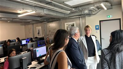 أيمن عاشور يزور 