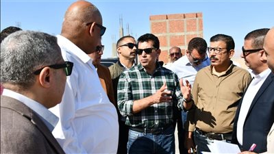 وزير الرياضة يتفقد نادي الرحلات ومركز شباب الغردقة 