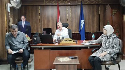 وكيل التعليم بدمياط يبحث آليات التقييمات الشهرية للطلاب