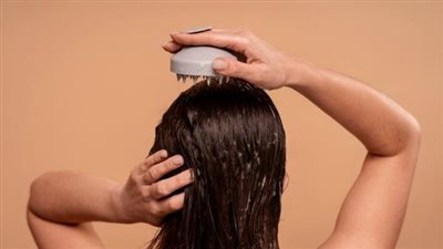 أبرزها بيكربونات الصوديوم وخل التفاح، البدائل الطبيعية لغسل الشعر دون شامبو