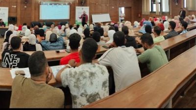  جامعة دمنهور تعقد أولى الجلسات التعريفية حول سوق الصناعات الغذائية (صور)