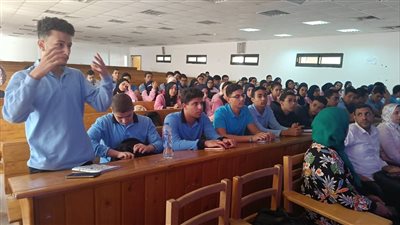 جامعة القناة تنظم برنامجًا تدريبيًا للطلاب لتعزيز التعليم التطبيقي (صور)