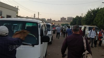 محافظ الغربية يتابع التزام السائقين بالتعريفة الجديدة وانتظام العمل بالموقف 