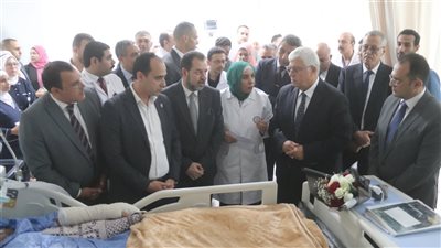 وزير التعليم العالي ومحافظ السويس يزوران طلاب جامعة الجلالة المصابين 