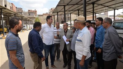 نائب محافظ الدقهلية يتابع التزام سيارات الأجرة بالتعريفة الجديدة (صور)