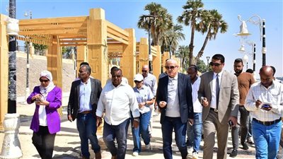 محافظ الأقصر يكلف باستكمال أعمال الرصف بطريق كورنيش أرمنت (صور)