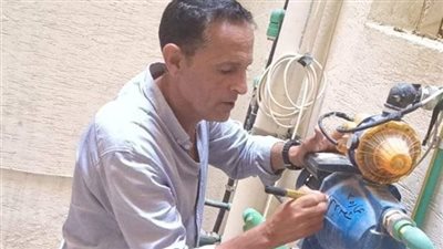 حملة مكبرة لإزالة وصلات المياه الخلسة وتحصيل المديونيات بدمياط الجديدة