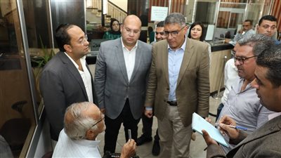 محافظ الجيزة يوجه بوضع مخطط لتطوير حديقتي البحر الأعظم والمحطة