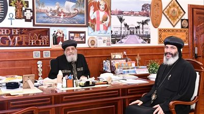 البابا تواضروس يتلقى تقريرا عن الخدمة في دير العذراء بالمنيا