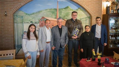 زاهي حواس يحصل على جائزة عالمية في إيطاليا 