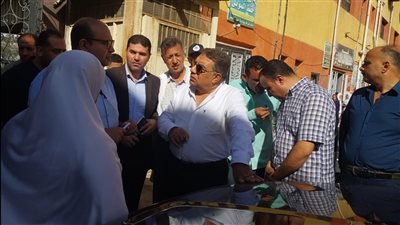 محافظ الدقهلية يتفقد أسعار السلع والخدمات الطبية بمدينة منية النصر (صور)