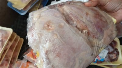 ضبط 55 كيلو لحوم وفراخ فاسدة بالمطاعم فى الأقصر (صور)