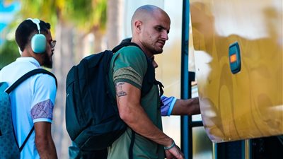 حافلة الزمالك تصل ملعب مباراة بيراميدز 