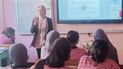 جامعة القناة تنظم برنامجًا تدريبيًا حول إعلاء قيم الولاء والانتماء للوطن(صور) 