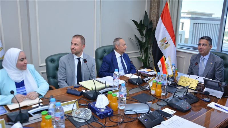 وزير التموين خلال