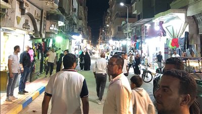 حملة مكثفة لإزالة الإشغالات عن حرم الطريق بحي أول بالإسماعيلية (صور)