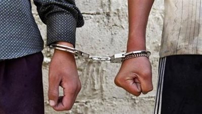 القبض على تشكيل عصابي لتزوير تراخيص السيارات المهربة في أكتوبر