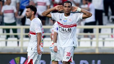 احتفالات لاعبي الزمالك مع الجماهير بعد التأهل لنهائي السوبر المصري (فيديو)
