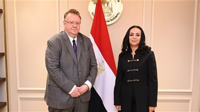 وزيرة التضامن الاجتماعي تلتقي مدير مكتب منظمة العمل الدولية بالقاهرة