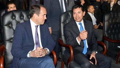 وزير الشباب والرياضة يفتتح بطولة العالم للبادل بالمتحف المصري الكبير