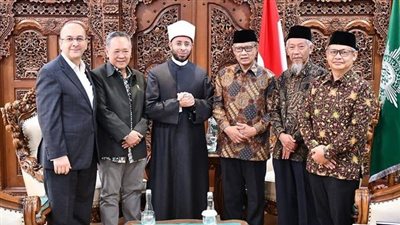 وزير الأوقاف يزور كبرى المؤسسات الدينية بدولة إندونيسيا