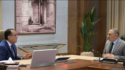 مدبولي يتابع مع رئيس المركز الوطني لتخطيط استخدامات أراضي الدولة ملفات العمل